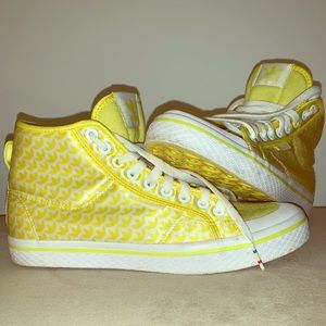 ⚡️⚡️AMAZING yellow and white Adidas HIGHTOPS ⚡️⚡️